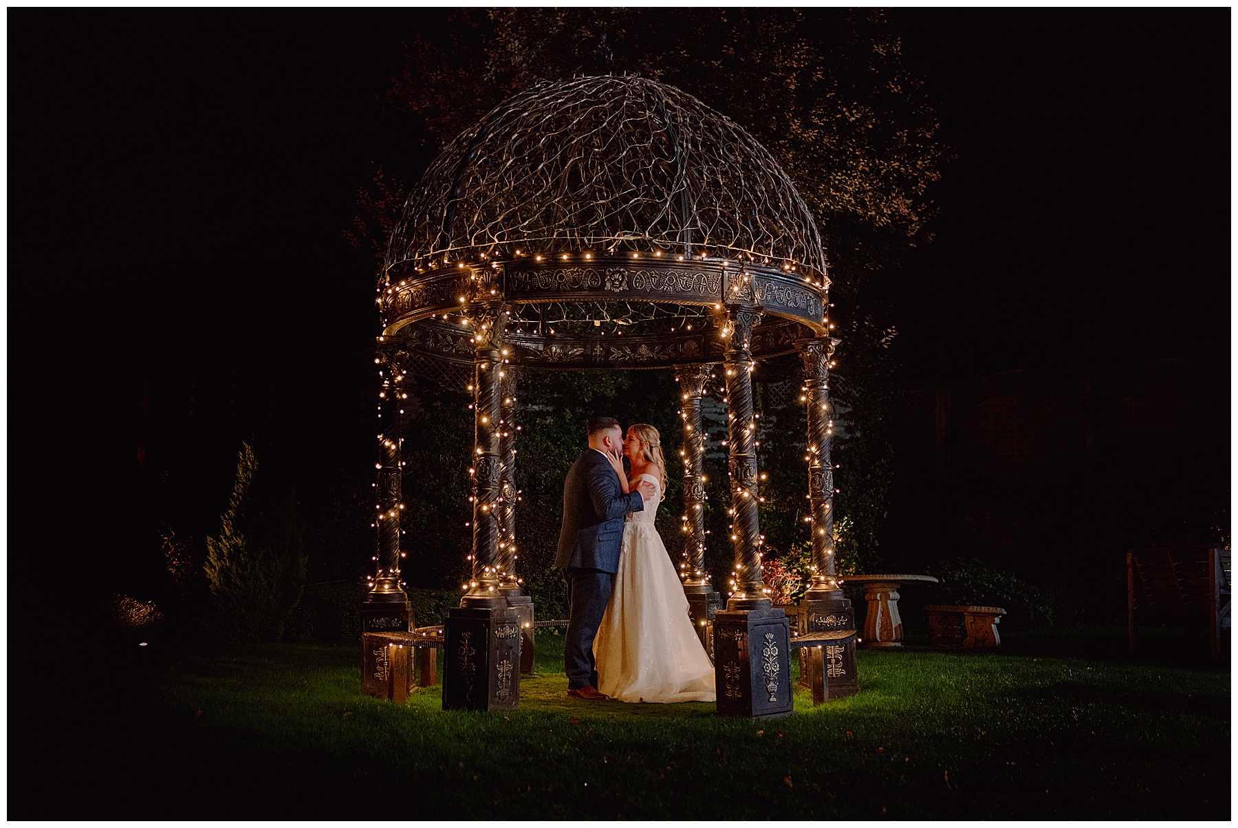 De Courceys Manor Wedding – Amy & Daniel