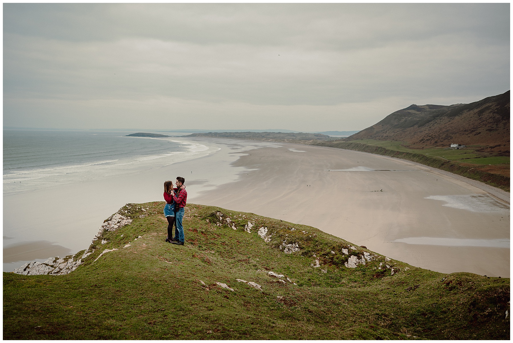 Rhossili Pre Wedding – Hannah & David